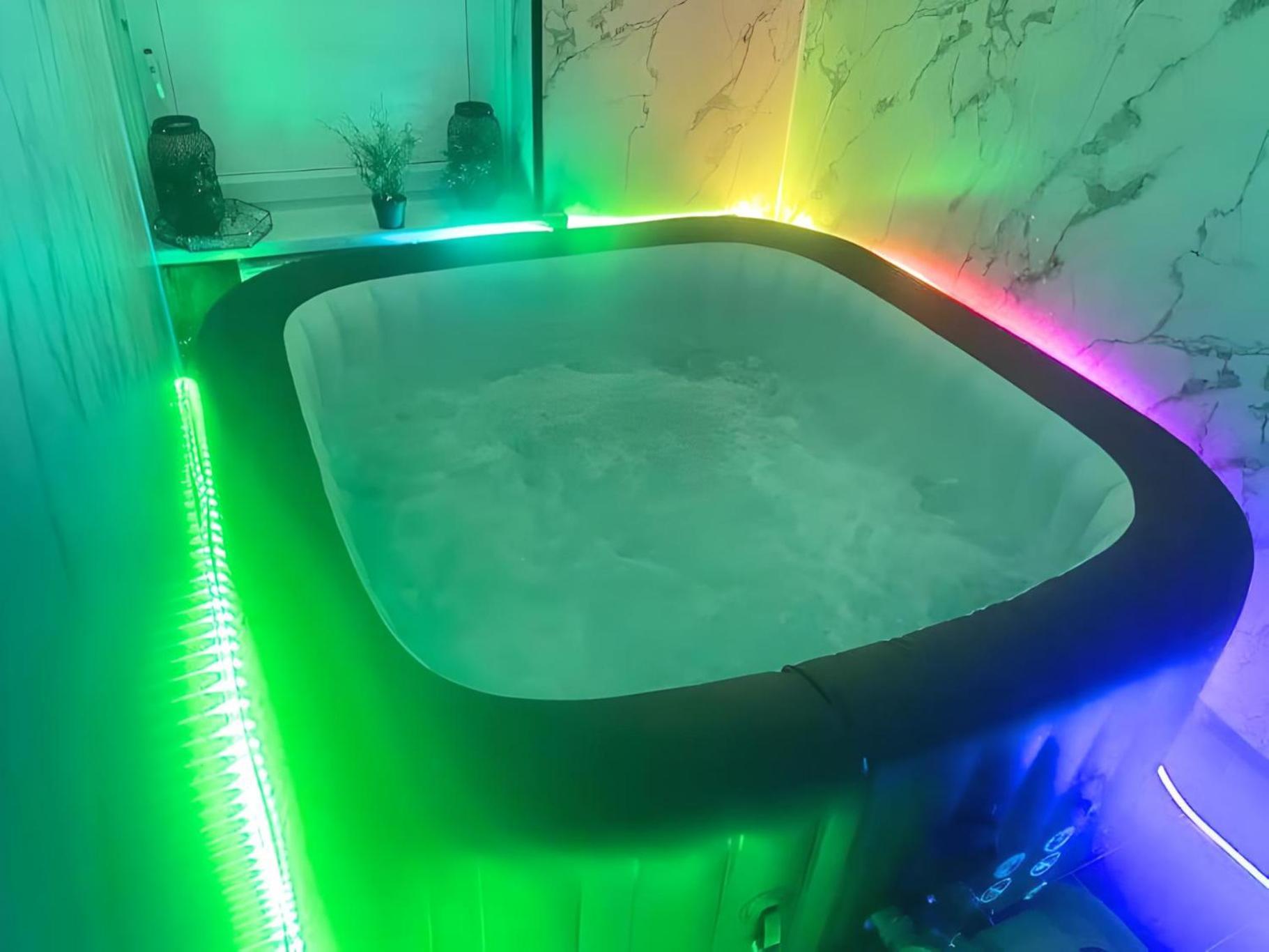 *Luxury 9Ine Lush Jacuzzi Apartment & Balcony* Birmingham Exterior photo
