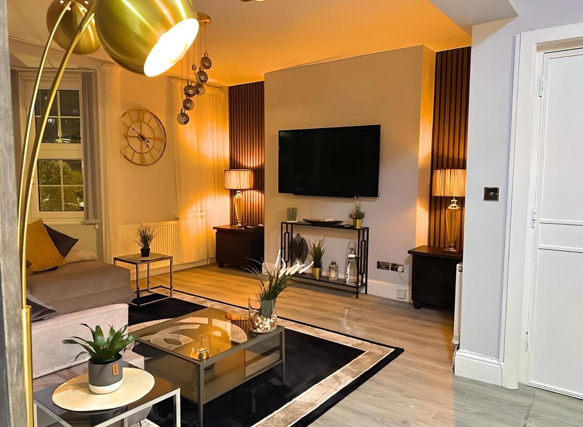 *Luxury 9Ine Lush Jacuzzi Apartment & Balcony* Birmingham Exterior photo