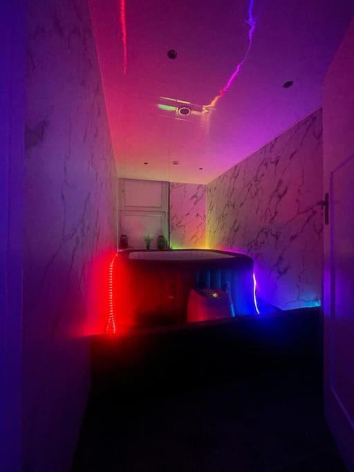 *Luxury 9Ine Lush Jacuzzi Apartment & Balcony* Birmingham Exterior photo