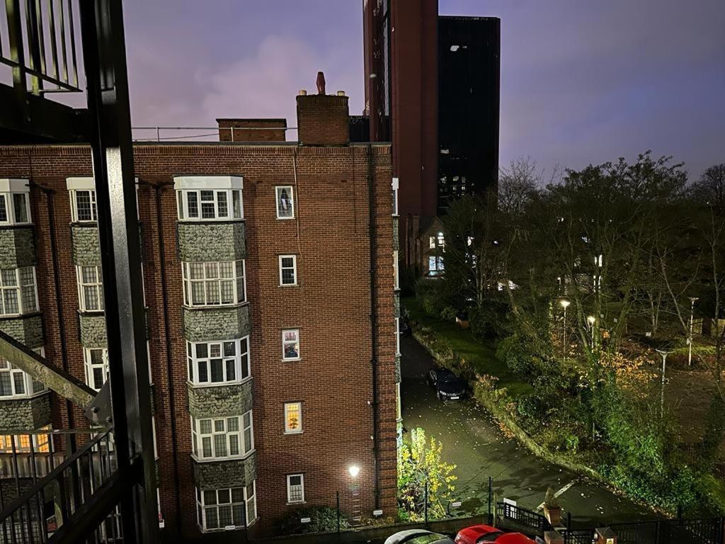 *Luxury 9Ine Lush Jacuzzi Apartment & Balcony* Birmingham Exterior photo