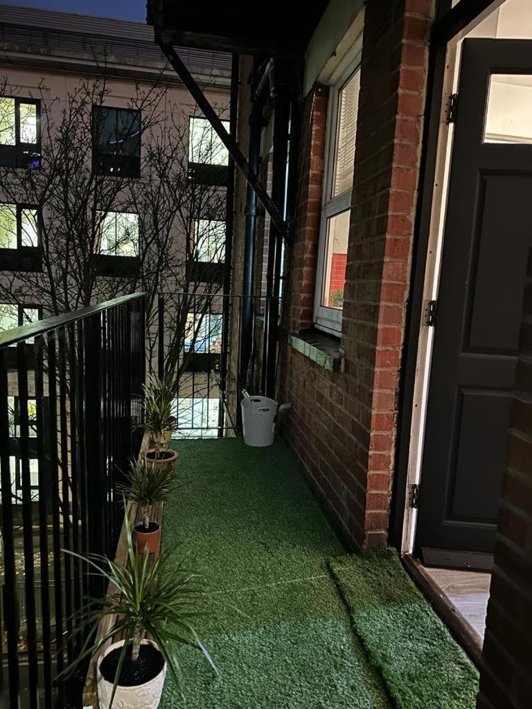 *Luxury 9Ine Lush Jacuzzi Apartment & Balcony* Birmingham Exterior photo